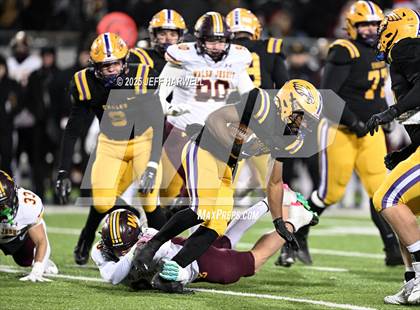 Thumbnail 1 in Avon vs. Walsh Jesuit (OHSAA Division 2 Semifinal) photogallery.