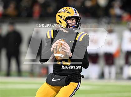 Thumbnail 2 in Avon vs. Walsh Jesuit (OHSAA Division 2 Semifinal) photogallery.