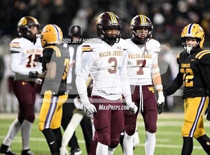 Thumbnail 3 in Avon vs. Walsh Jesuit (OHSAA Division 2 Semifinal) photogallery.