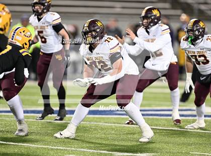 Thumbnail 2 in Avon vs. Walsh Jesuit (OHSAA Division 2 Semifinal) photogallery.