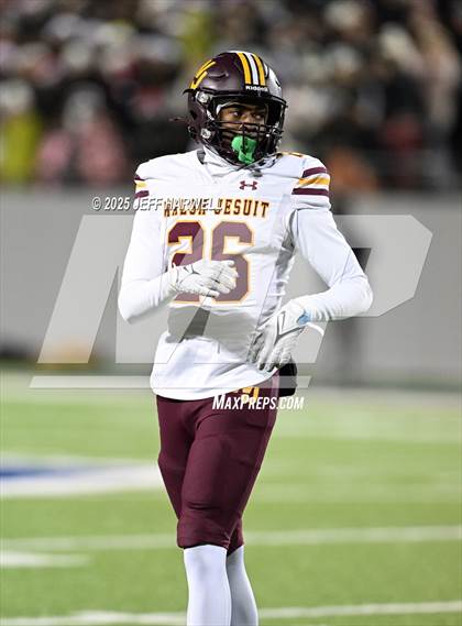 Thumbnail 3 in Avon vs. Walsh Jesuit (OHSAA Division 2 Semifinal) photogallery.