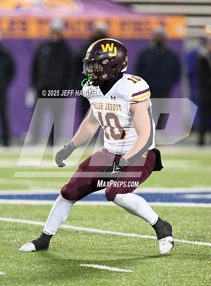 Thumbnail 3 in Avon vs. Walsh Jesuit (OHSAA Division 2 Semifinal) photogallery.