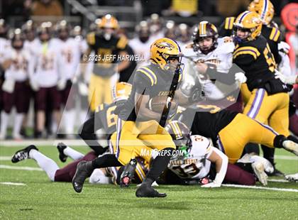 Thumbnail 1 in Avon vs. Walsh Jesuit (OHSAA Division 2 Semifinal) photogallery.