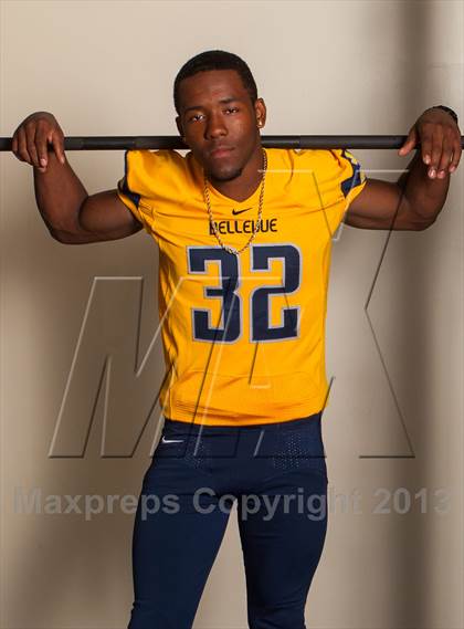 Thumbnail 2 in Bellevue (Preseason Top 25 Photo Shoot) photogallery.