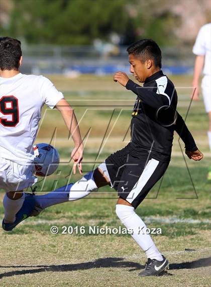 Thumbnail 1 in Harvard-Westlake vs. San Fernando (Hart Tournament) photogallery.