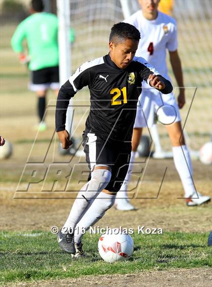 Thumbnail 3 in Harvard-Westlake vs. San Fernando (Hart Tournament) photogallery.