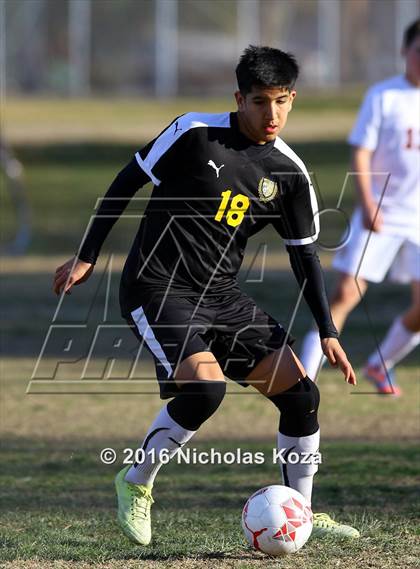 Thumbnail 3 in Harvard-Westlake vs. San Fernando (Hart Tournament) photogallery.