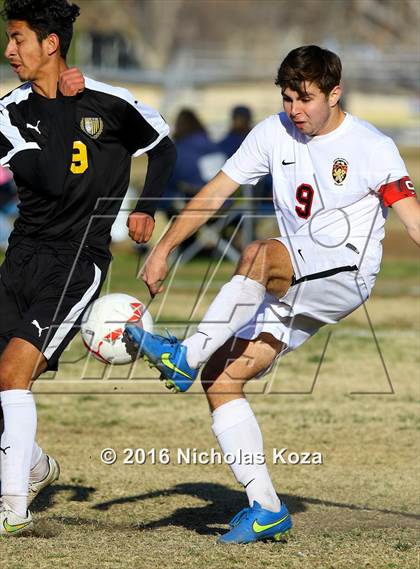 Thumbnail 3 in Harvard-Westlake vs. San Fernando (Hart Tournament) photogallery.