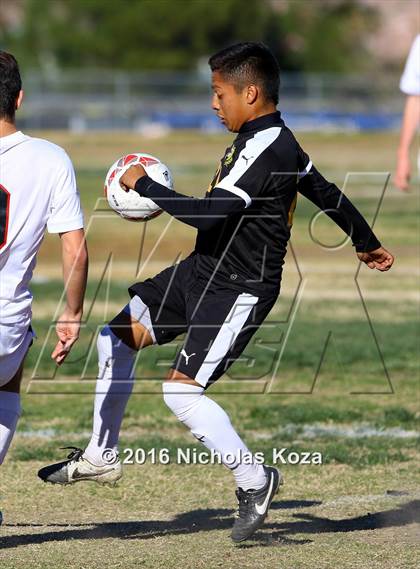 Thumbnail 2 in Harvard-Westlake vs. San Fernando (Hart Tournament) photogallery.