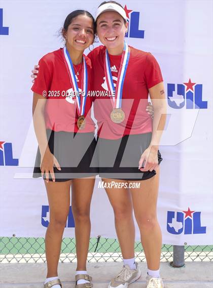 Thumbnail 2 in UIL 4A Boys Tennis Finals (Awards) photogallery.