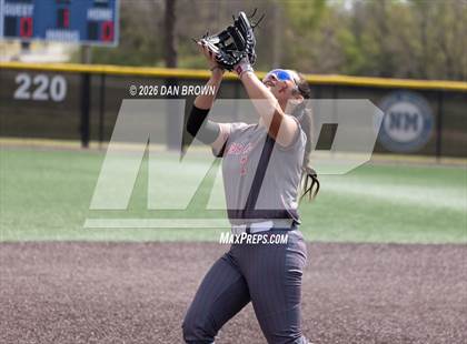 Thumbnail 3 in Horn vs Cedar Hill photogallery.