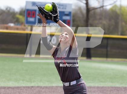 Thumbnail 3 in Horn vs Cedar Hill photogallery.
