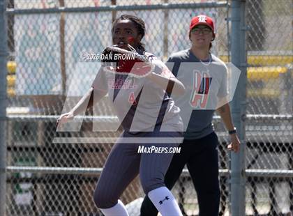 Thumbnail 2 in Horn vs Cedar Hill photogallery.