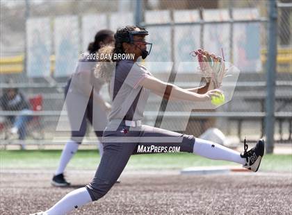 Thumbnail 3 in Horn vs Cedar Hill photogallery.