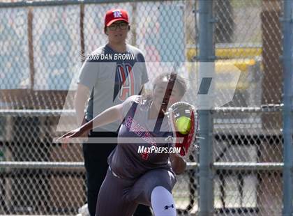 Thumbnail 1 in Horn vs Cedar Hill photogallery.