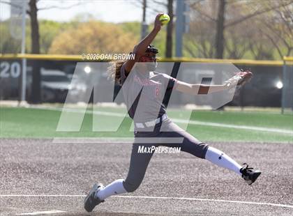 Thumbnail 3 in Horn vs Cedar Hill photogallery.