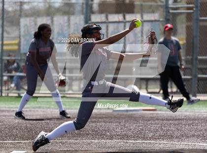 Thumbnail 3 in Horn vs Cedar Hill photogallery.