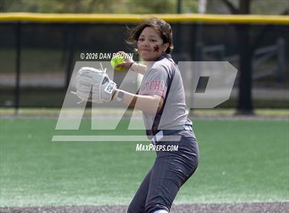 Thumbnail 2 in Horn vs Cedar Hill photogallery.