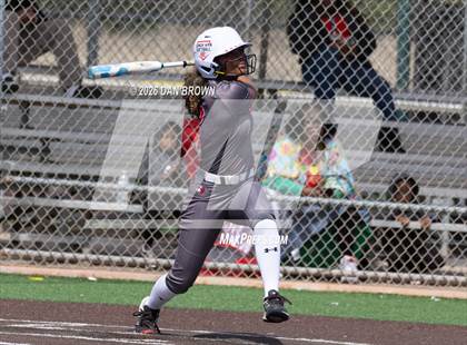 Thumbnail 3 in Horn vs Cedar Hill photogallery.