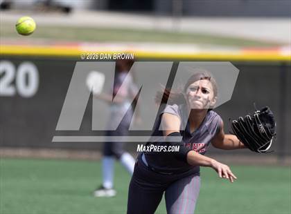 Thumbnail 2 in Horn vs Cedar Hill photogallery.