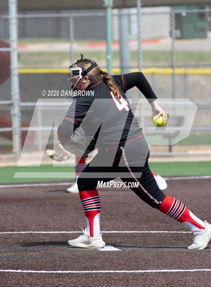 Thumbnail 3 in Horn vs Cedar Hill photogallery.