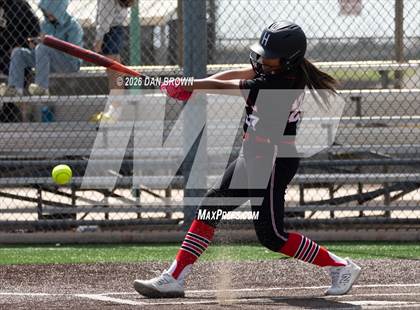 Thumbnail 2 in Horn vs Cedar Hill photogallery.