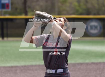 Thumbnail 2 in Horn vs Cedar Hill photogallery.