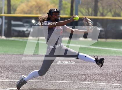 Thumbnail 2 in Horn vs Cedar Hill photogallery.