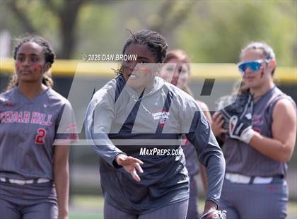 Thumbnail 2 in Horn vs Cedar Hill photogallery.