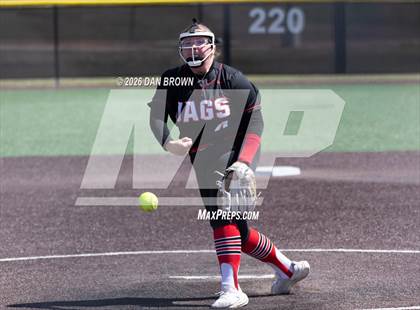 Thumbnail 2 in Horn vs Cedar Hill photogallery.