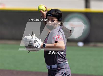 Thumbnail 2 in Horn vs Cedar Hill photogallery.