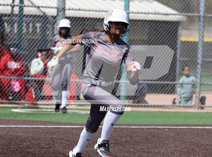 Thumbnail 3 in Horn vs Cedar Hill photogallery.