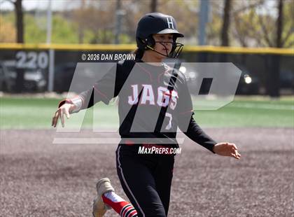 Thumbnail 3 in Horn vs Cedar Hill photogallery.
