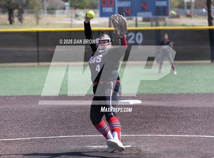 Thumbnail 3 in Horn vs Cedar Hill photogallery.