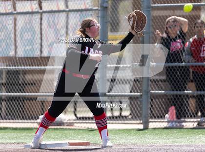 Thumbnail 2 in Horn vs Cedar Hill photogallery.