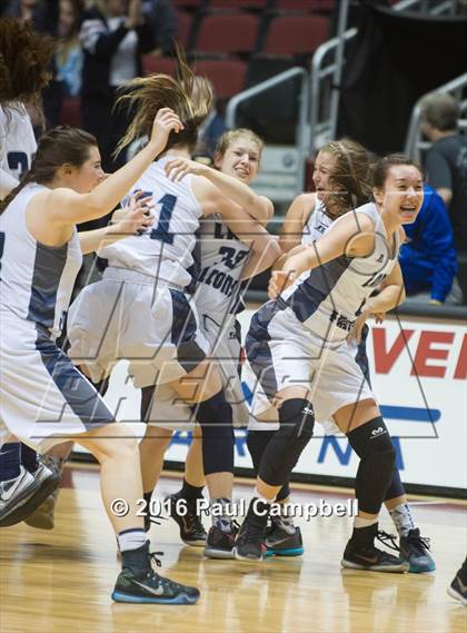 Thumbnail 2 in Sierra Linda vs Cactus Shadows (AIA D2 Semifinal) photogallery.