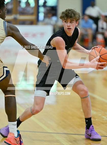 Thumbnail 3 in Calvary Christian Academy vs Auburn (State Champions Invitational) photogallery.