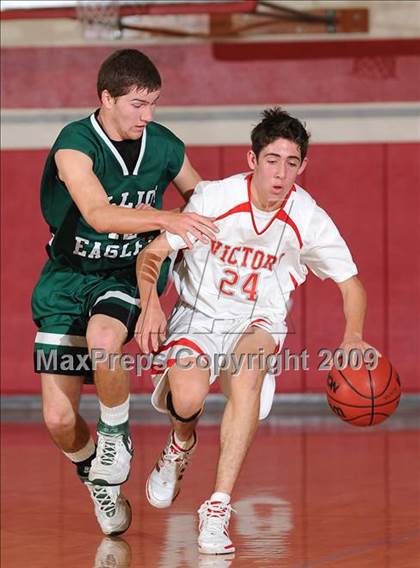 Thumbnail 2 in Elliot Christian vs. Victory Christian (Viking Classic) photogallery.