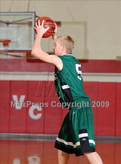 Thumbnail 2 in Elliot Christian vs. Victory Christian (Viking Classic) photogallery.