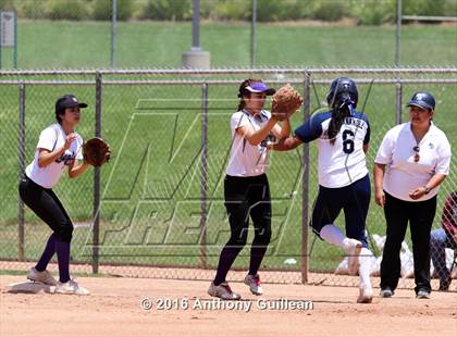 Thumbnail 3 in Chavez vs. South East (CIF LA City Section D2 Final) photogallery.