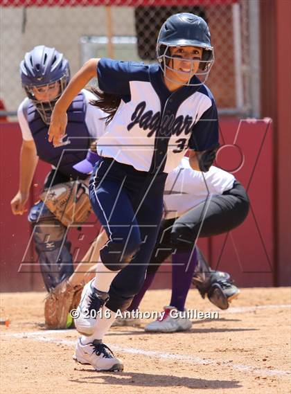 Thumbnail 2 in Chavez vs. South East (CIF LA City Section D2 Final) photogallery.