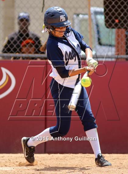 Thumbnail 3 in Chavez vs. South East (CIF LA City Section D2 Final) photogallery.