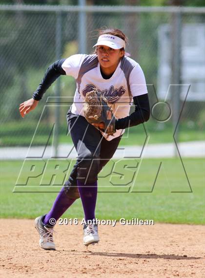 Thumbnail 1 in Chavez vs. South East (CIF LA City Section D2 Final) photogallery.