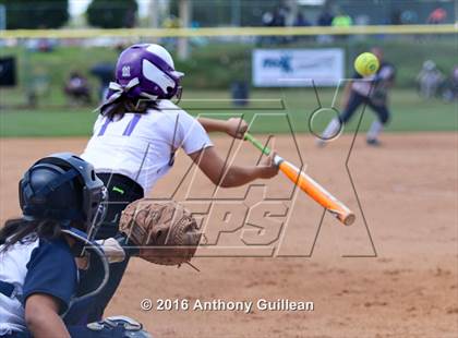 Thumbnail 2 in Chavez vs. South East (CIF LA City Section D2 Final) photogallery.