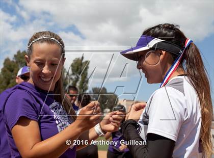 Thumbnail 2 in Chavez vs. South East (CIF LA City Section D2 Final) photogallery.