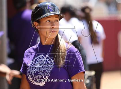 Thumbnail 3 in Chavez vs. South East (CIF LA City Section D2 Final) photogallery.