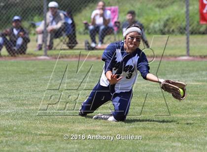 Thumbnail 3 in Chavez vs. South East (CIF LA City Section D2 Final) photogallery.