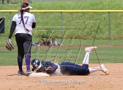 Thumbnail 2 in Chavez vs. South East (CIF LA City Section D2 Final) photogallery.