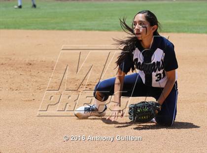 Thumbnail 2 in Chavez vs. South East (CIF LA City Section D2 Final) photogallery.