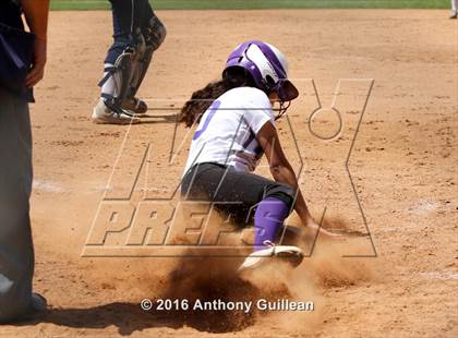 Thumbnail 3 in Chavez vs. South East (CIF LA City Section D2 Final) photogallery.